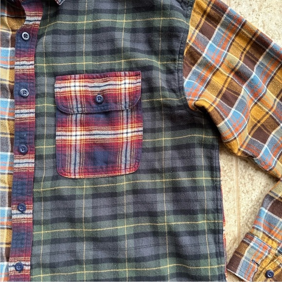 American Eagle Outfitters Men's Hooded Flannel Mismatch Pattern Shirt - Picture 11 of 14